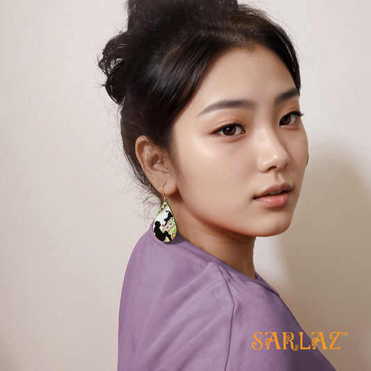 Willow bonding with girl - Cat earrings — Heart to heart theme jewellery